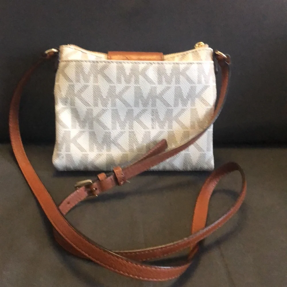 Michael Kors Cross Shoulder Bag - Picture 5 of 15